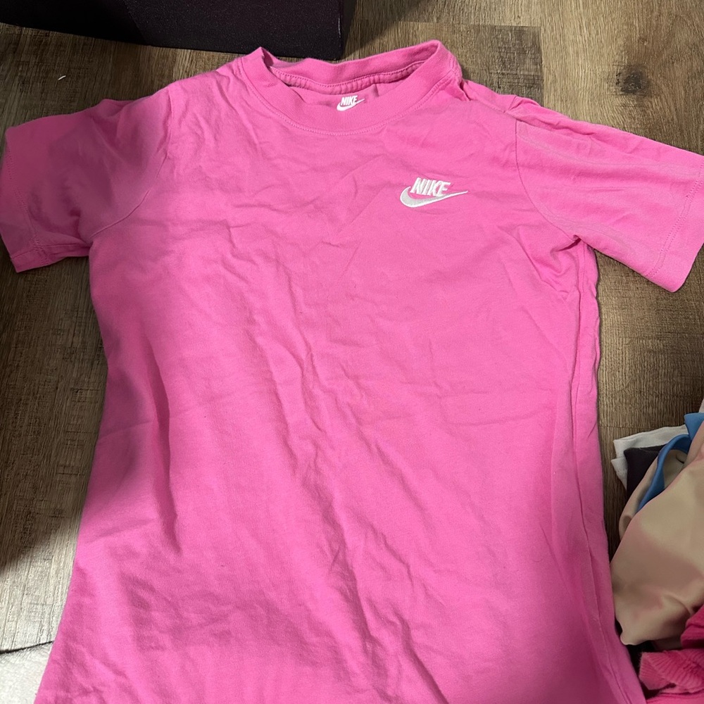 Nike Fuchsia Tee with Logo